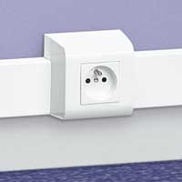 Рамка Legrand MOSAIC для установки на плинтус 75x20 2 модуля белая в Находке