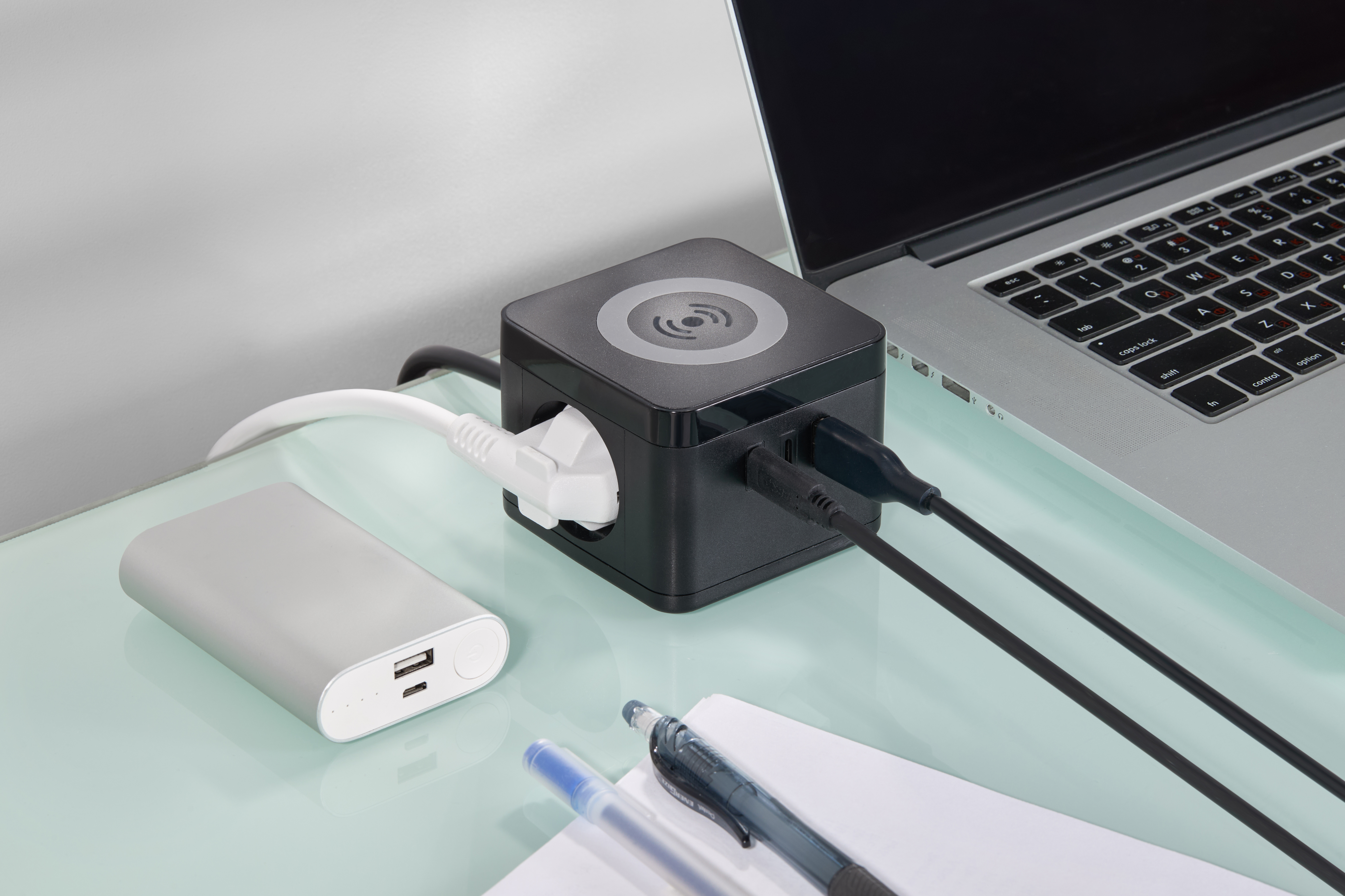 Удлинитель DOMINIC Qi10Вт У02К 1,3м 3х1мм2 USB A+C черный IEK в Находке