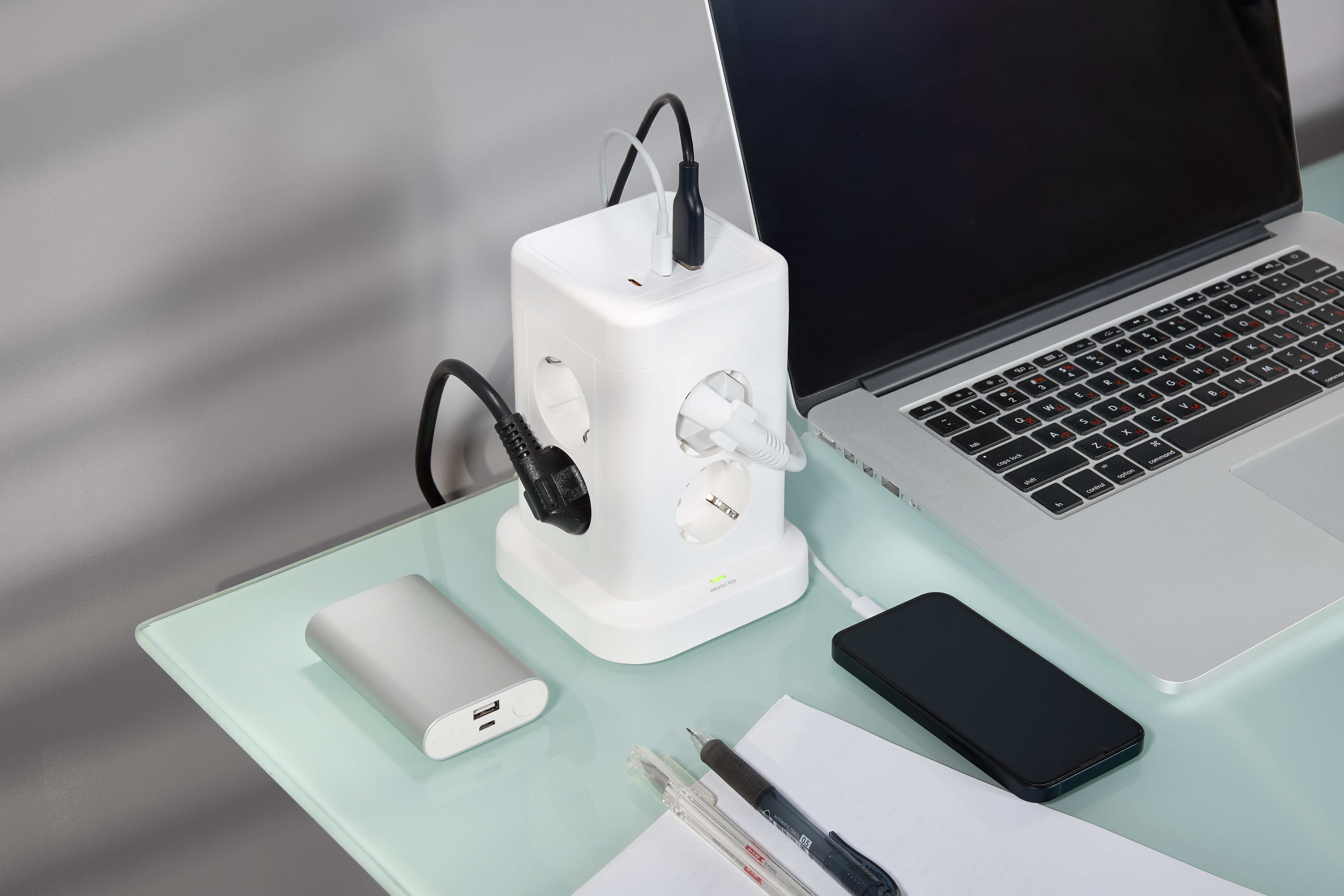 Удлинитель DOMINIC У08K 1,5м 3х1мм2 USB A+C 20Вт белый IEK в Находке