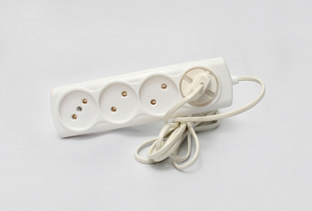 Удлинитель ЭКОНОМ Р16-009 6А 4 гн ШВВП 2х0,75 (5м) в Находке