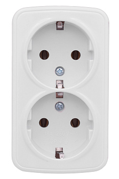 Розетка двойная НАКЛАДНАЯ с заземлением Минск EKF белая в Находке