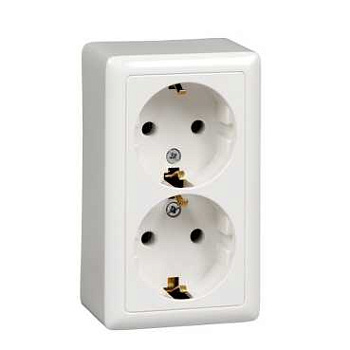 Розетка двойная ХИТ SE накладная с изоляционной пластиной с заземлением белая в Находке