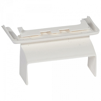 Выдвижной блок Mosaic для монтажа на торце мини-плинтуса DLPlus 60x20 белый Legrand  в Находке