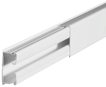 Мини-плинтус Legrand 40х16х2000 с перегородкой белый в Находке